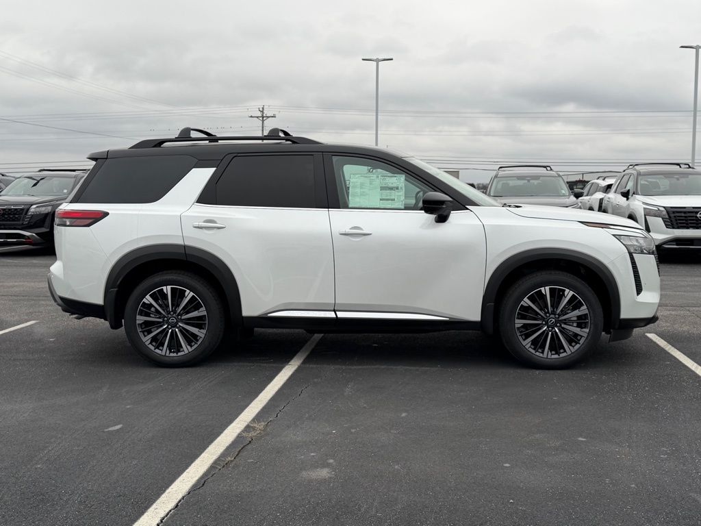 View vehicle photo 3