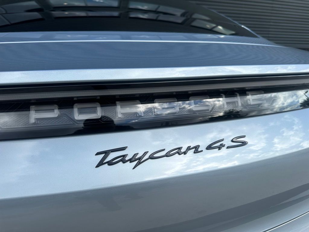 2025 Porsche Taycan 4S 12
