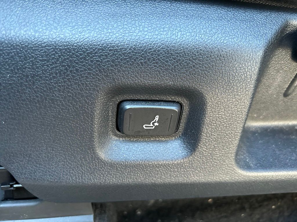 Thumbnail: 2024 Toyota Tacoma - 16