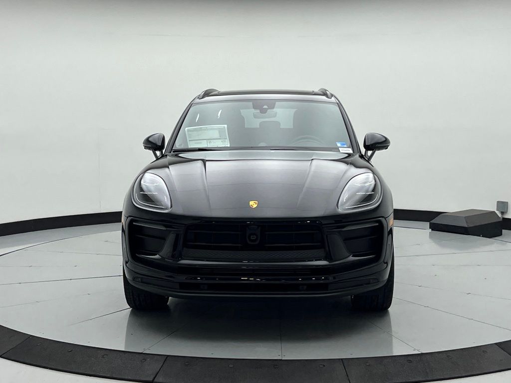 Thumbnail: 2026 Porsche Macan - 6