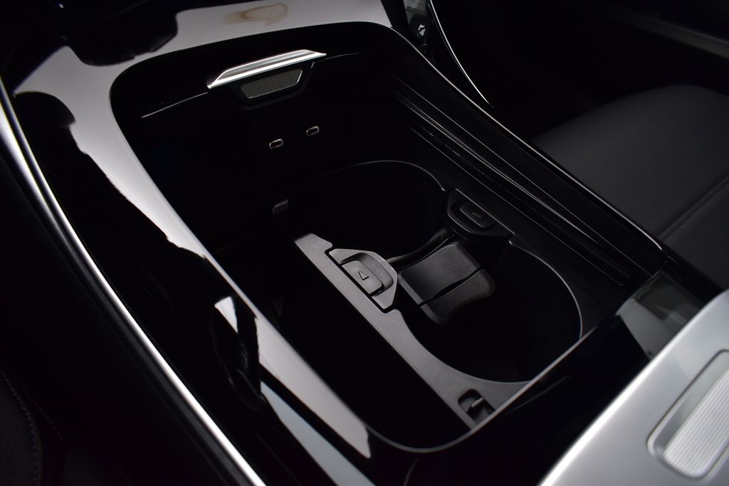 Thumbnail: 2025 Mercedes-Benz C-Class - 21