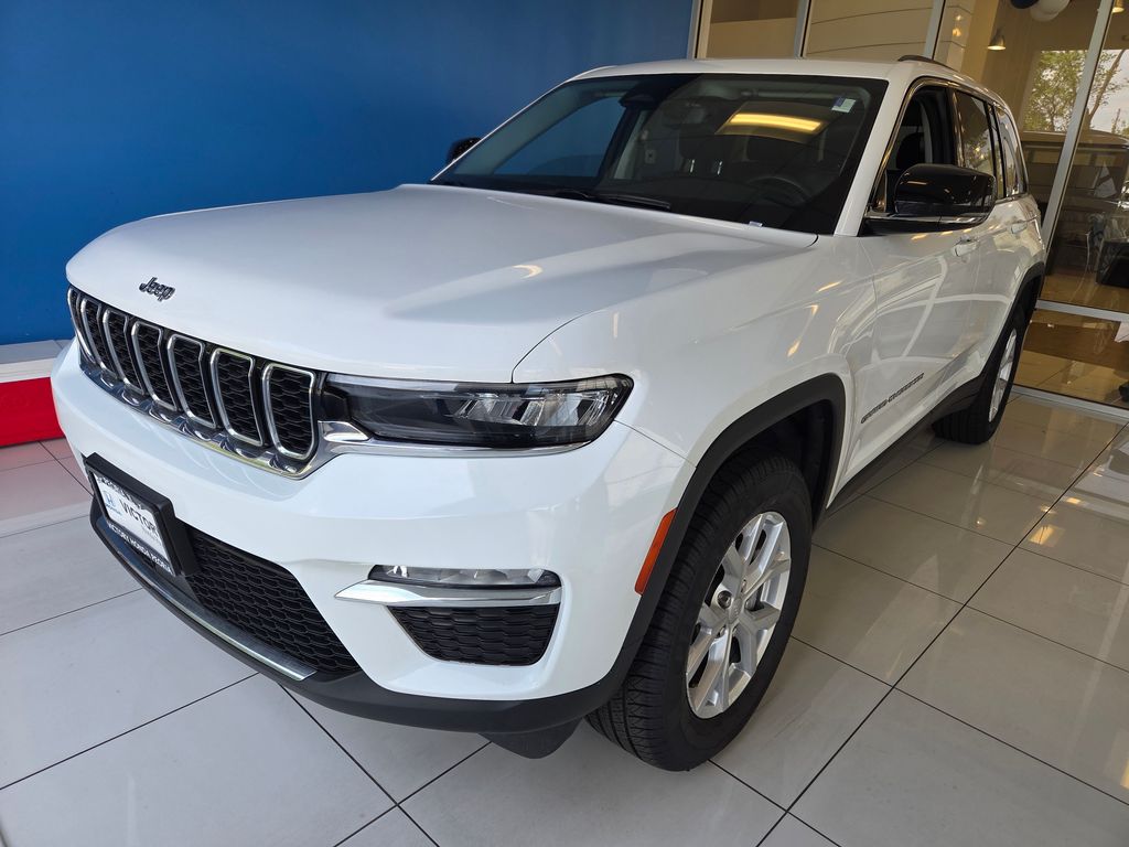 Bright White Clearcoat 2023 Jeep Grand Cherokee Limited 4WD SUV / Crossover Four-Wheel Drive 8-Speed Automatic