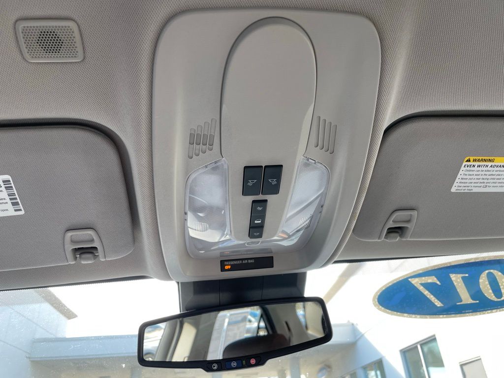 Thumbnail: 2017 Chevrolet Equinox - 17