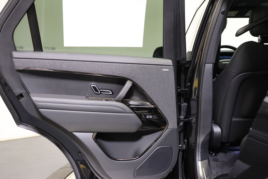 Thumbnail: 2026 Land Rover Range Rover Sport - 31