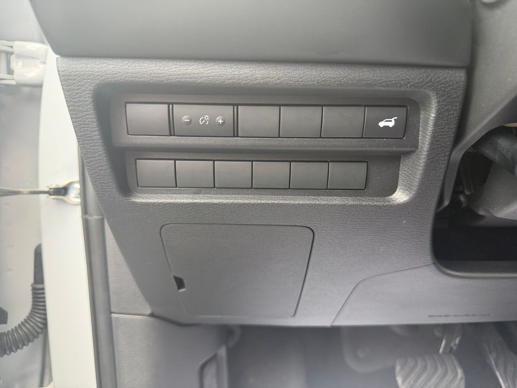 2025 Mitsubishi Outlander SE Silver at South Hills Kia