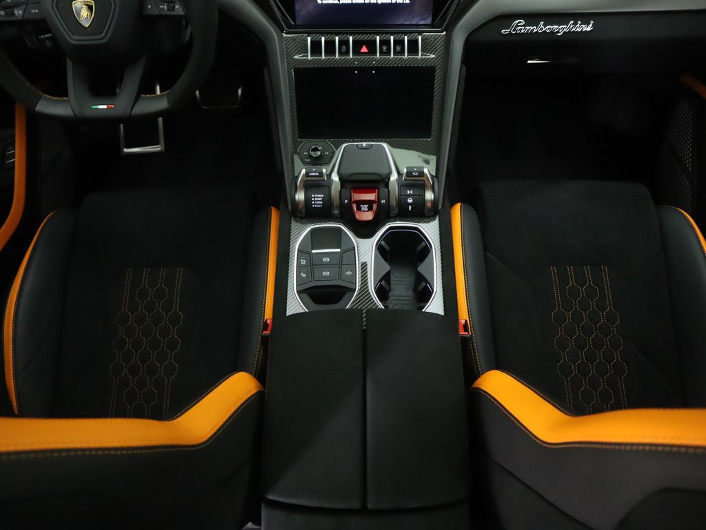 Thumbnail: 2024 Lamborghini Urus - 17