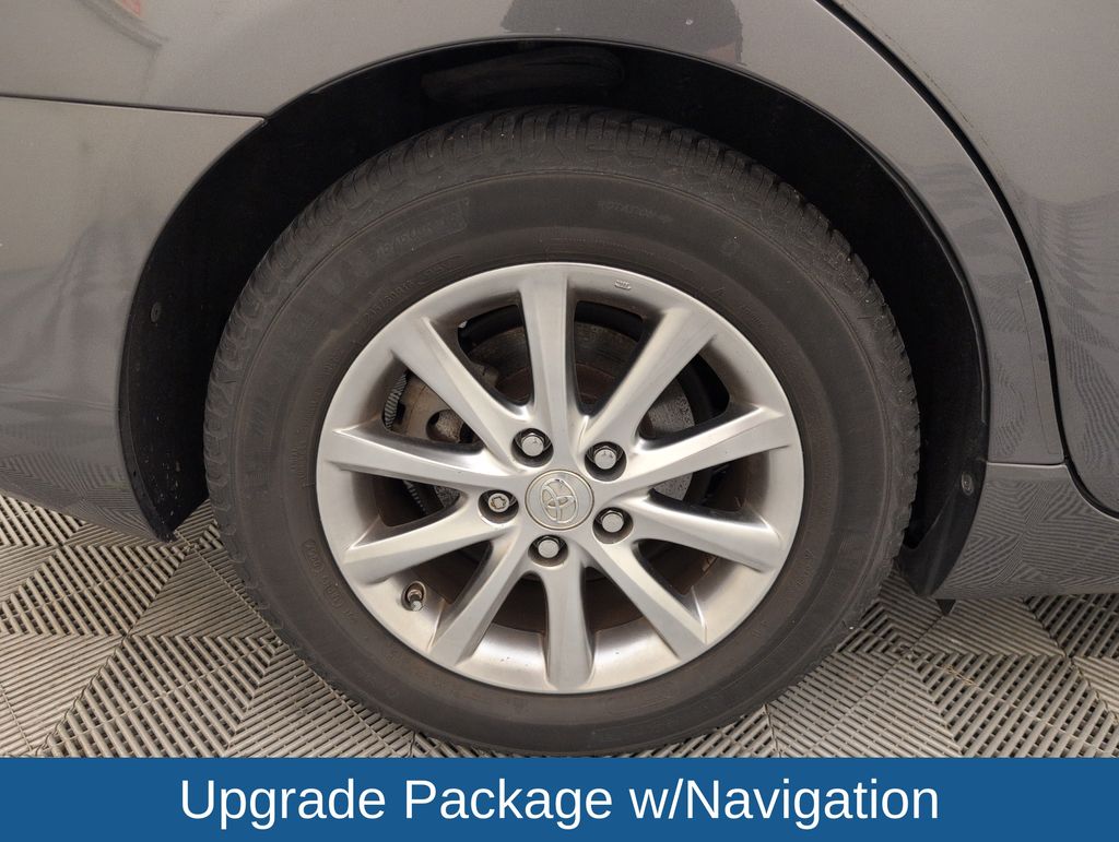 Used 2011 Gray Toyota Base image 18