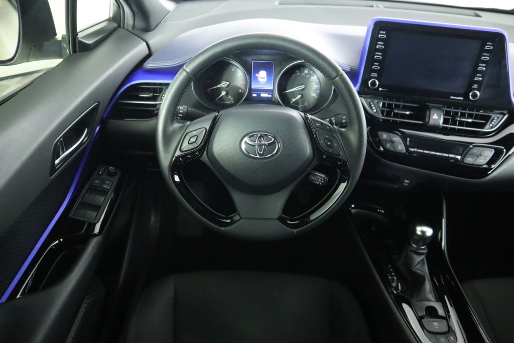 2021 Toyota C-HR LE 10