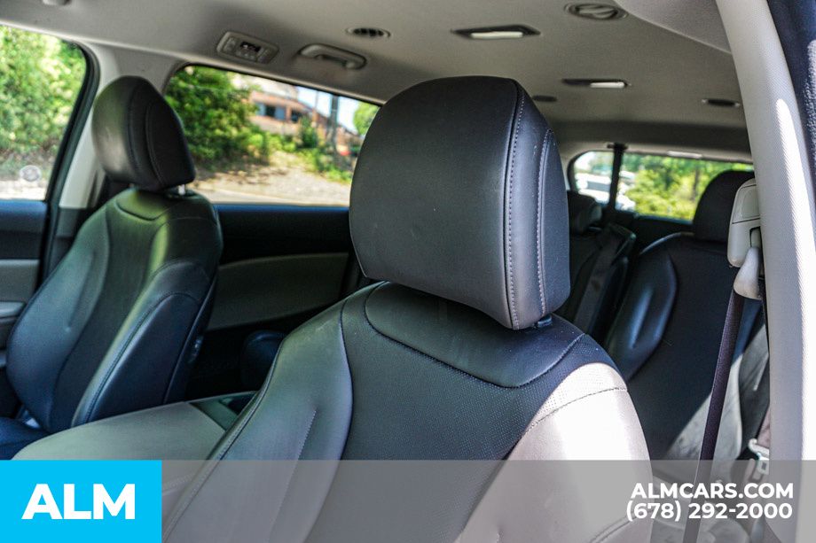 Used 2025 Gray Kia LXS image 18