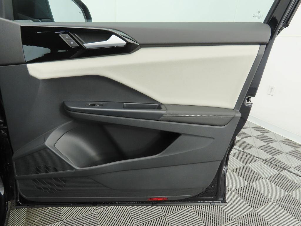 Thumbnail: 2025 Volkswagen Taos - 25