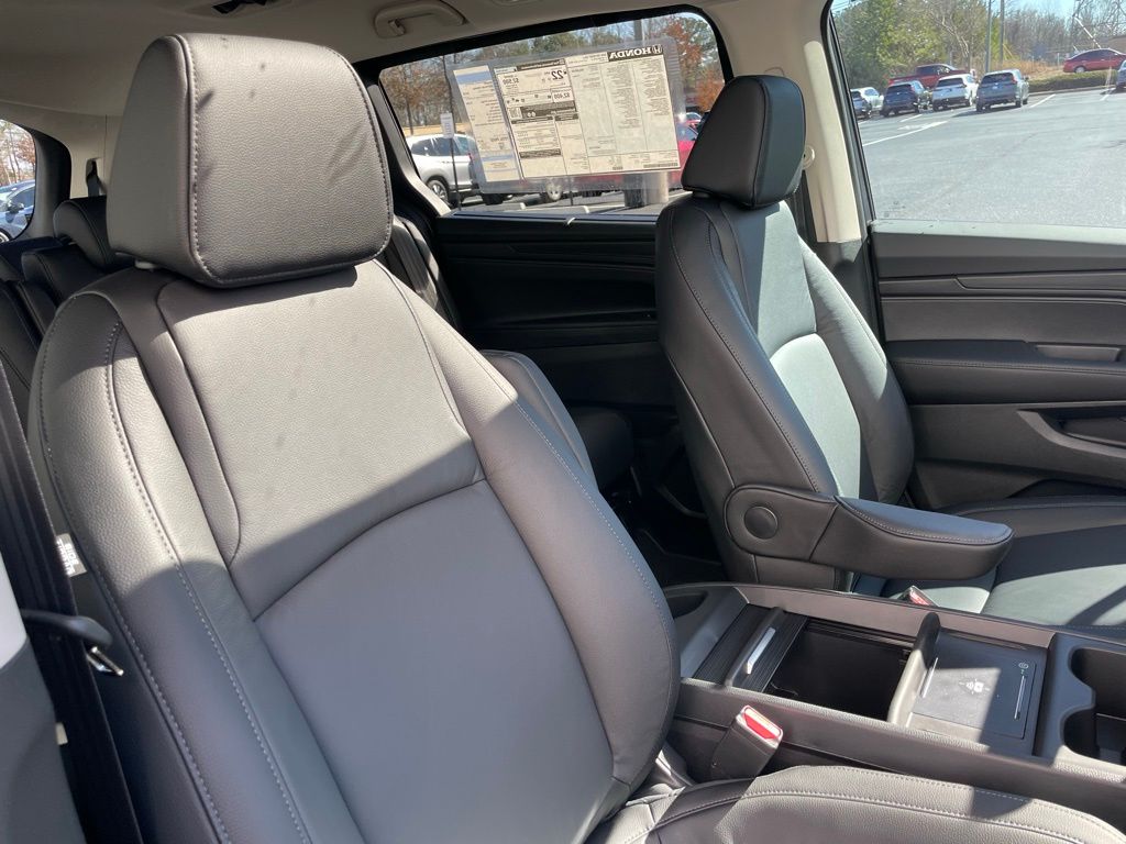 Thumbnail: 2026 Honda Odyssey - 32