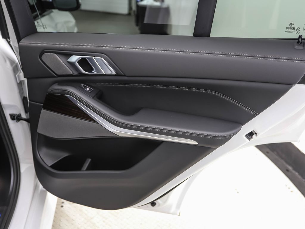 Thumbnail: 2026 BMW X5 - 24