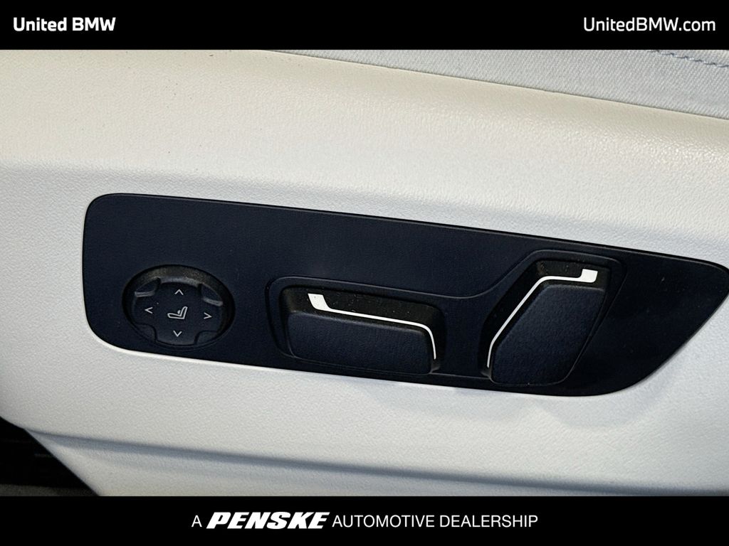 Thumbnail: 2025 BMW 5 Series - 4