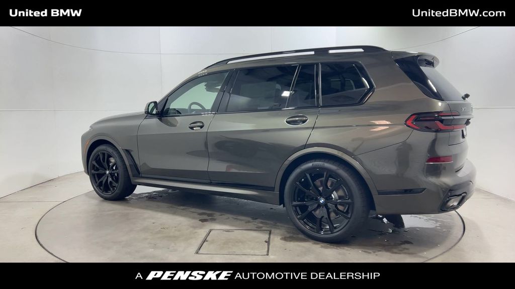 Thumbnail: 2026 BMW X7 - 6