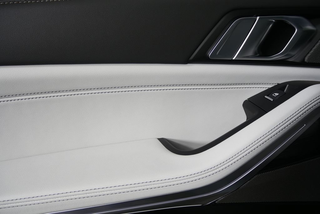 Thumbnail: 2026 BMW X5 - 13