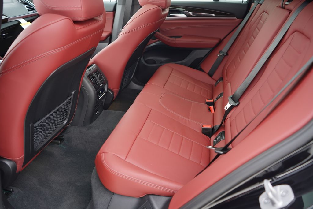 Thumbnail: 2025 BMW X4 - 18