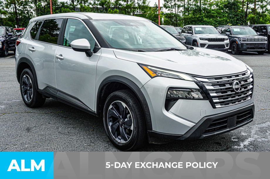 Used 2024 Silver Nissan SV image 4