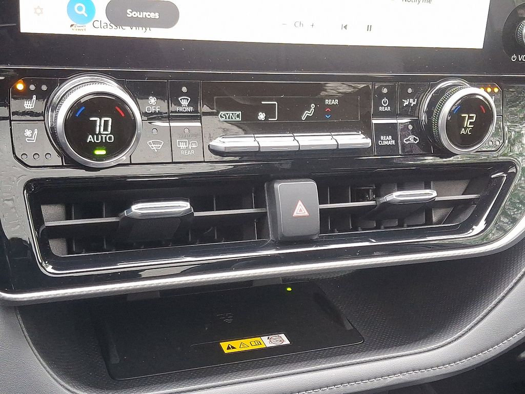 2023 Toyota Highlander Platinum 16