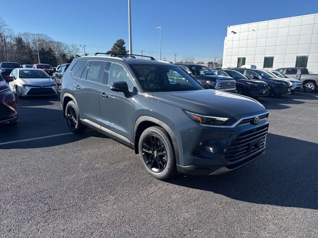 2026 Toyota Grand Highlander Platinum's photo
