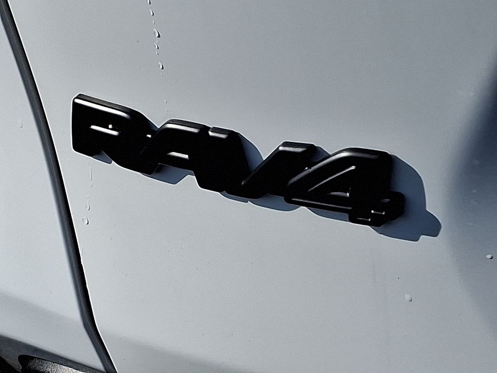 Thumbnail: 2025 Toyota RAV4 - 5