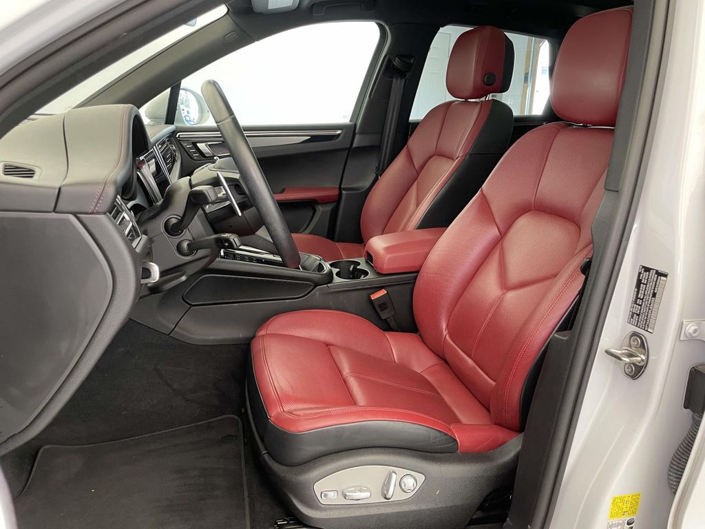 2023 Porsche Macan Base - 4