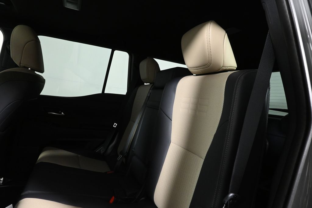 Thumbnail: 2025 Lexus GX - 4