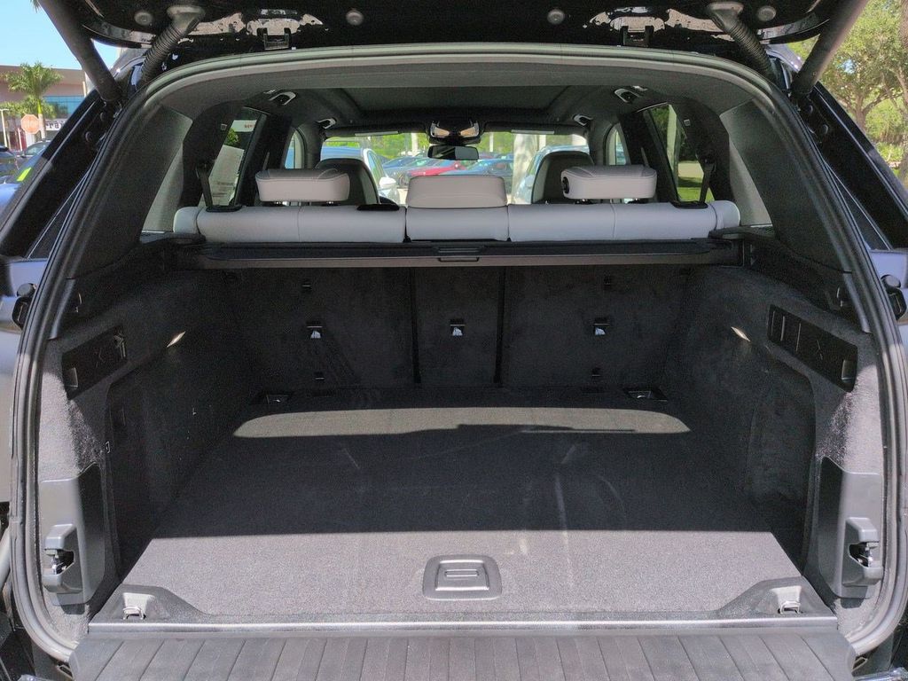 New 2026 Black BMW M60i image 13