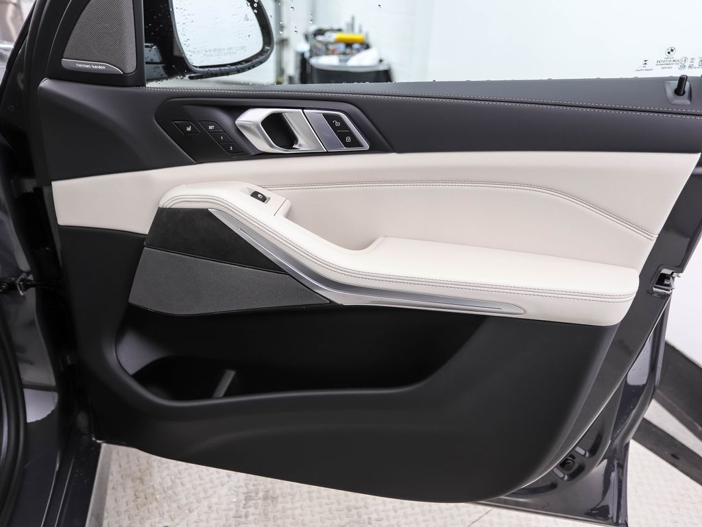 Thumbnail: 2026 BMW X5 - 30