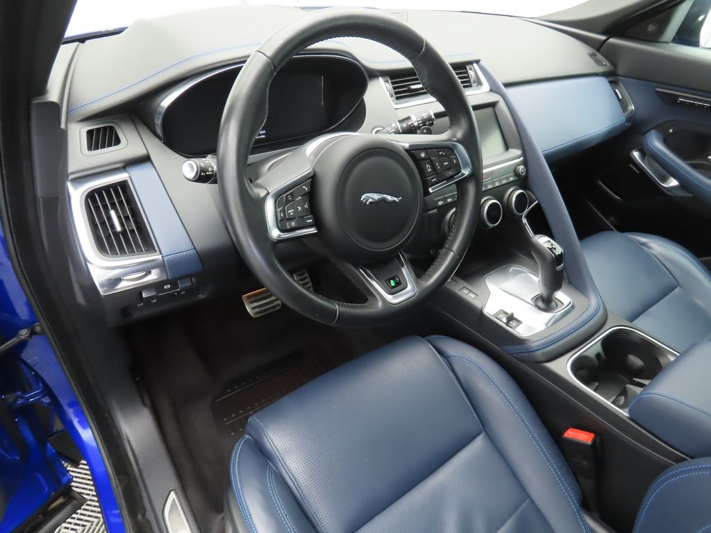 Thumbnail: 2018 Jaguar E-Pace - 9