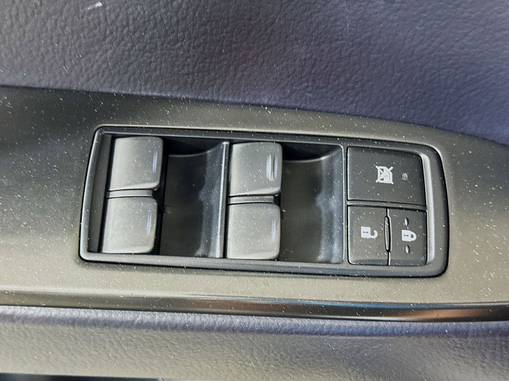 Thumbnail: 2022 Lexus GX - 18