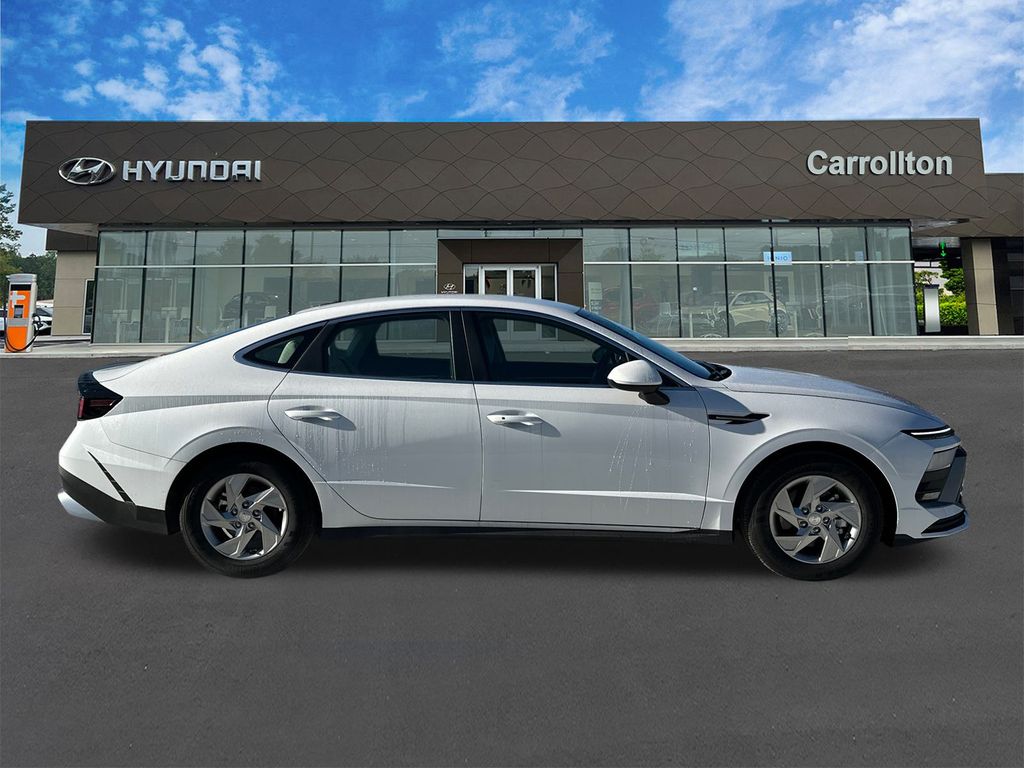 2025 Hyundai Sonata SE photo 4