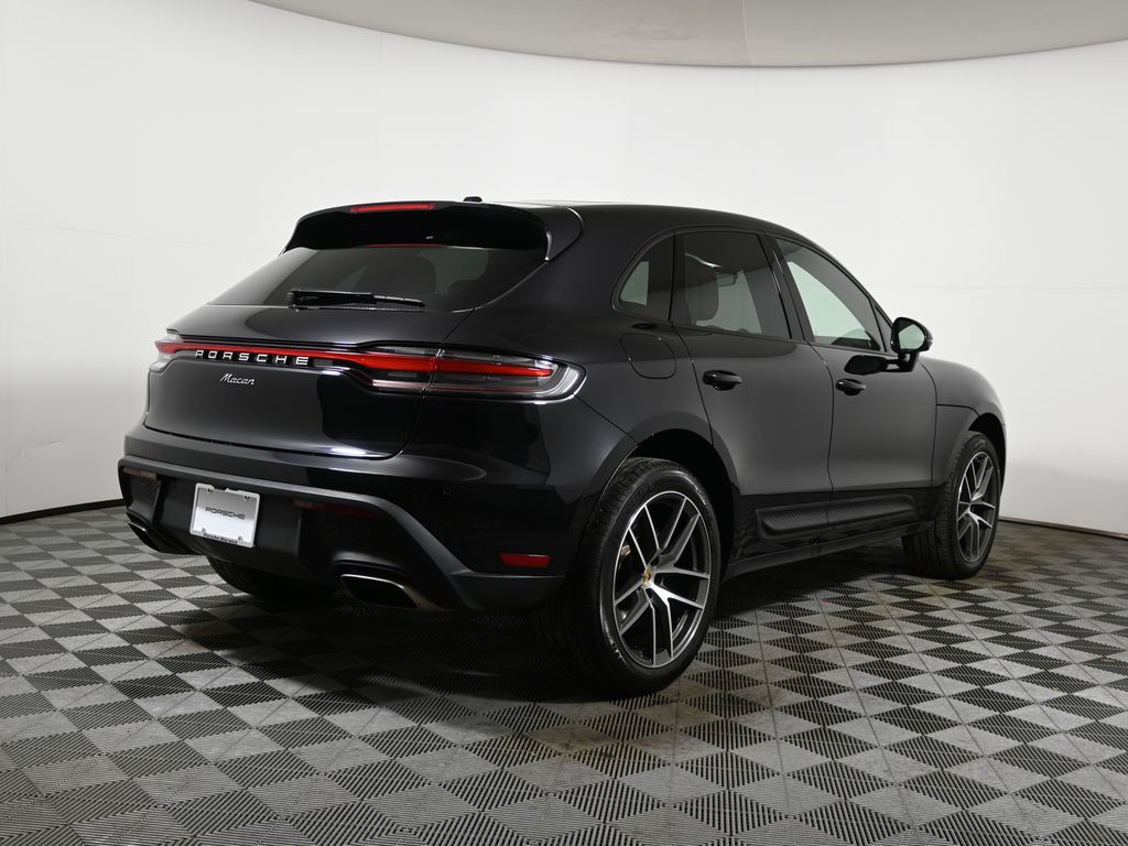Thumbnail: 2024 Porsche Macan - 7