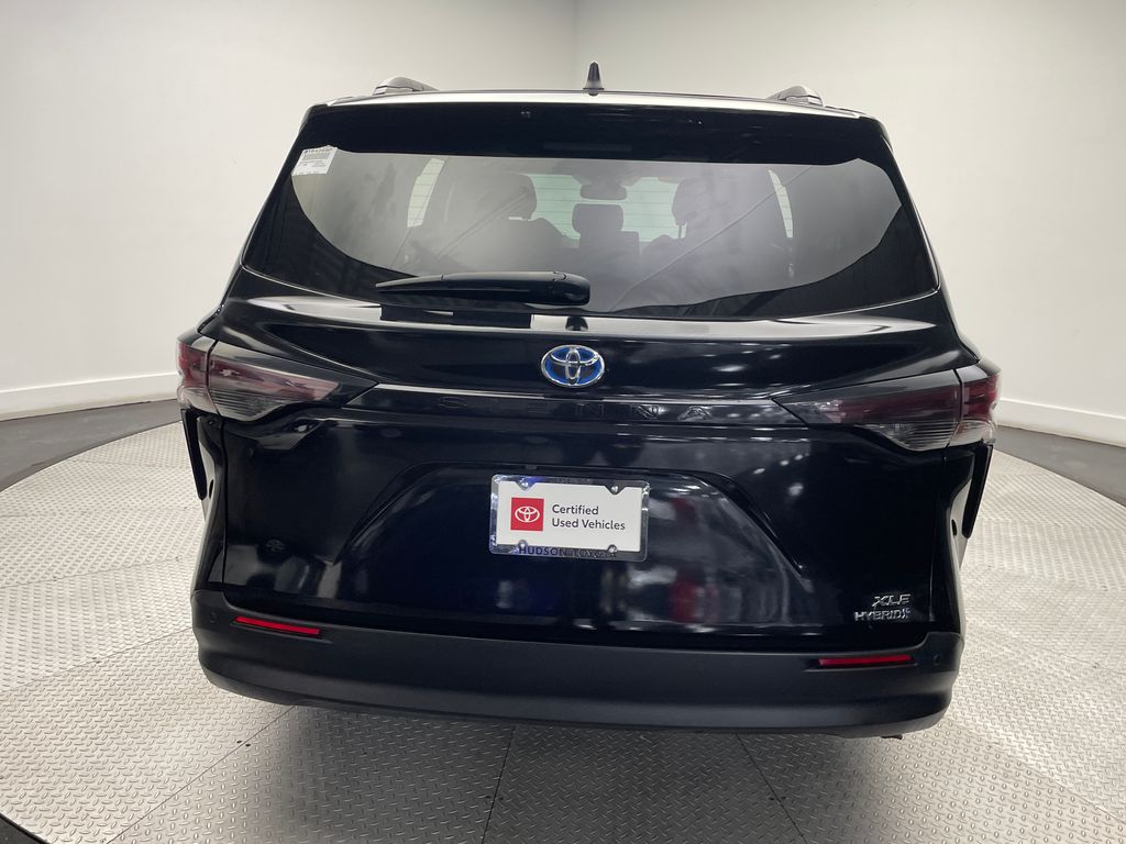 2023 Toyota Sienna XLE 6