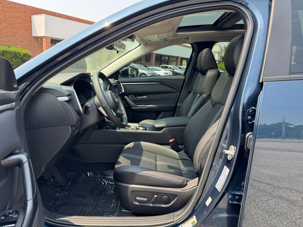 2025 Mazda CX-50 2.5 S Premium Package - 11