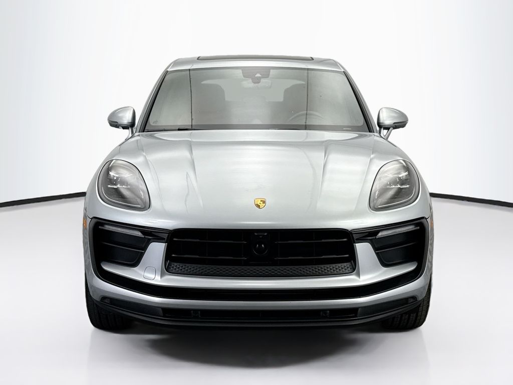 Thumbnail: 2025 Porsche Macan - 10