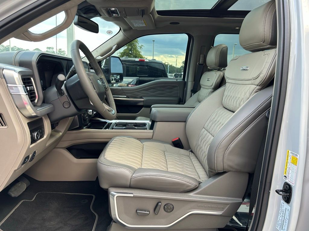 2025 Ford F-450 Super Duty Platinum