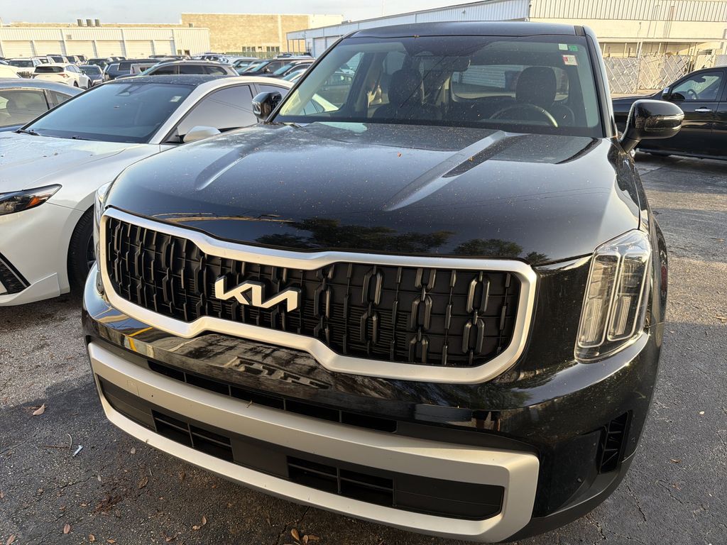 used 2025 Kia Telluride car, priced at $32,291
