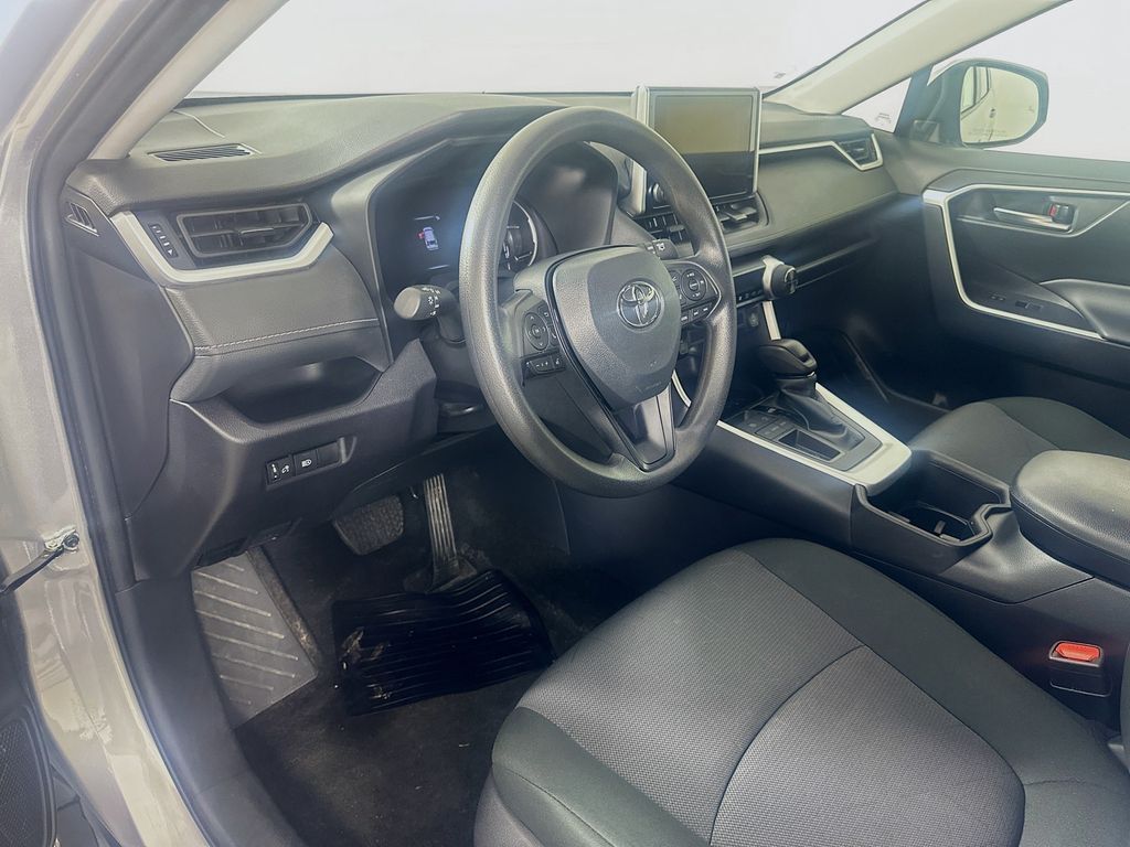 Thumbnail: 2025 Toyota RAV4 - 9