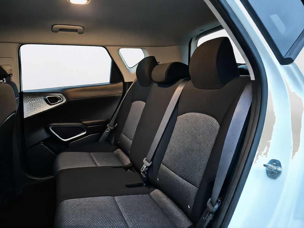 2022 Kia Soul LX White at Gullo Toyota