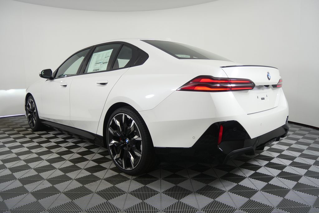 Thumbnail: 2026 BMW 5 Series - 5