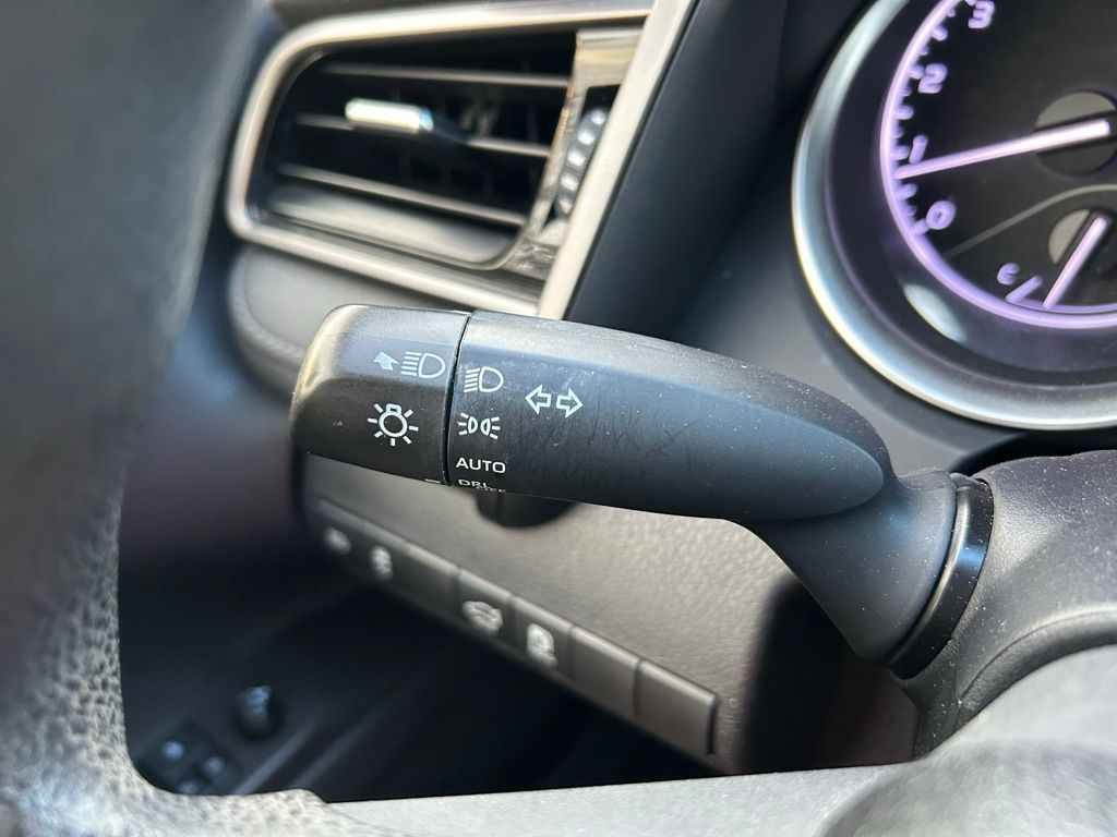 Thumbnail: 2021 Toyota Camry - 22