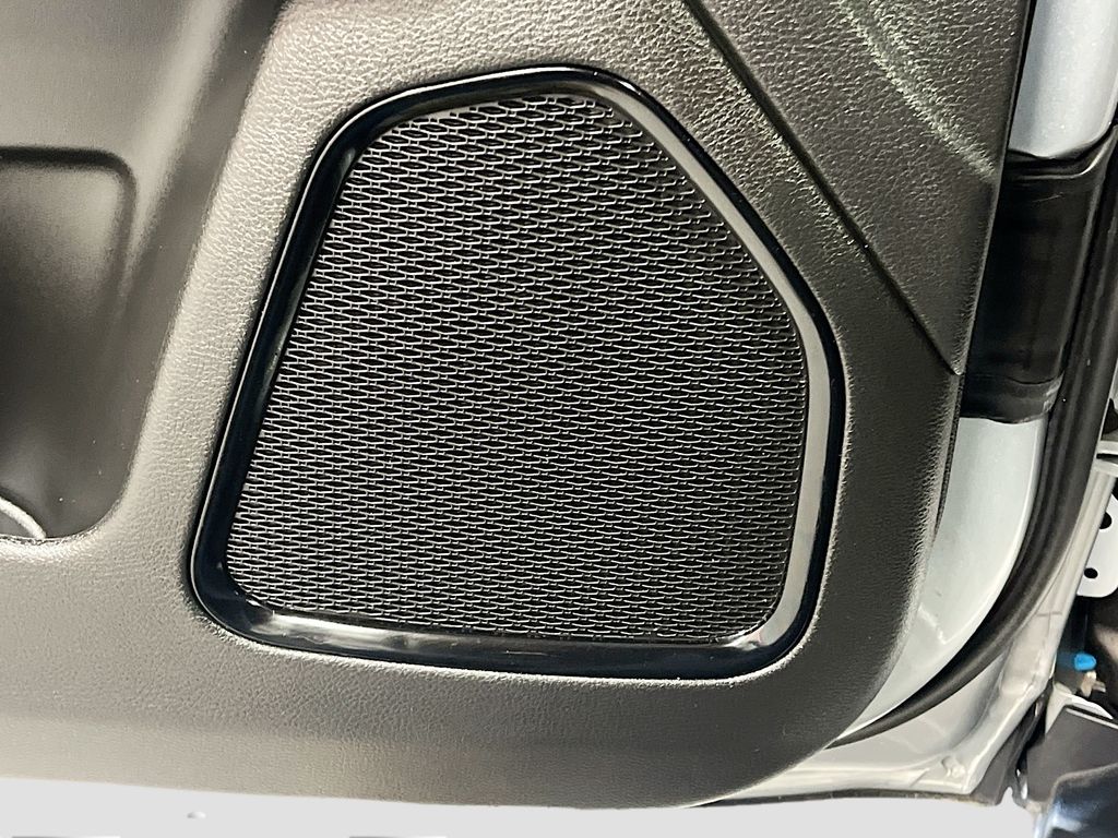 Used 2024 Silver Jeep Limited image 18