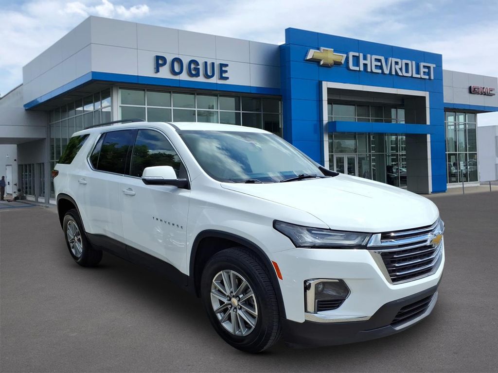 Summit White 2023 Chevrolet Traverse SUV / Crossover Front-Wheel Drive 9-Speed Automatic