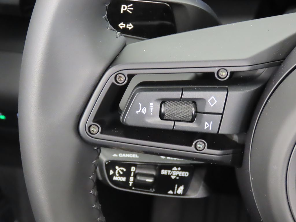 Thumbnail: 2025 Porsche Macan - 20