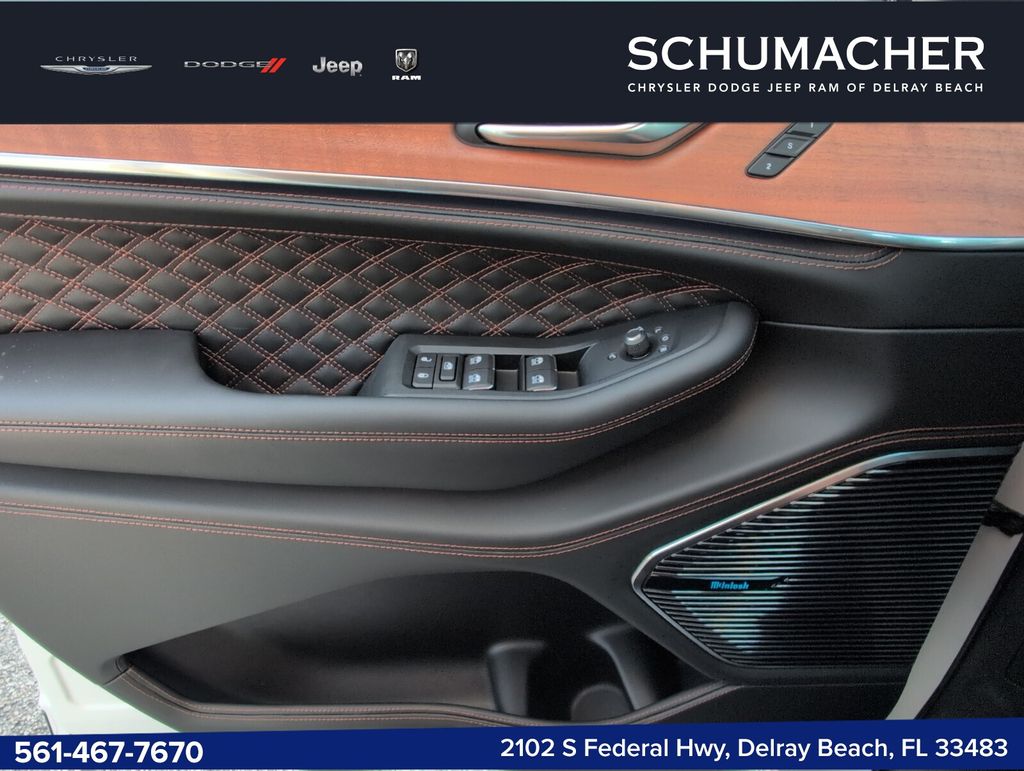 new 2025 Jeep Grand Cherokee car, priced at $71,575