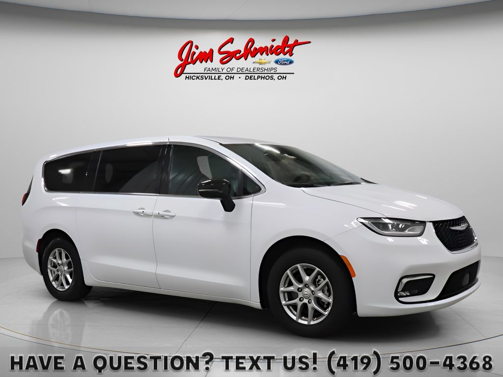 Bright White Clearcoat 2026 Chrysler Pacifica Minivan Front-Wheel Drive 9-Speed Automatic