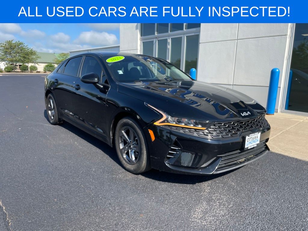 Ebony Black 2023 Kia K5 Sedan Front-Wheel Drive 8-Speed Automatic