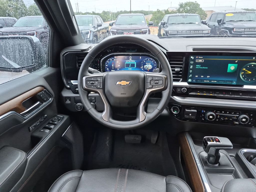 Used 2024 Black Chevrolet High Country image 35