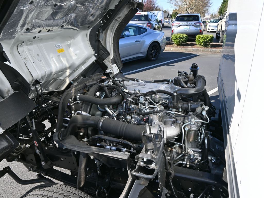 2024 Isuzu NPR HD 