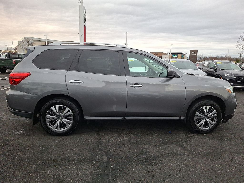 Thumbnail: 2020 Nissan Pathfinder - 7